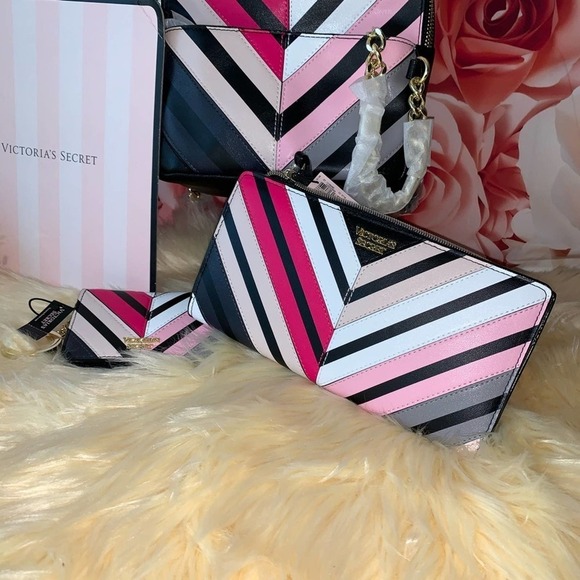 Victoria’s Secret Mini Chevron Stripe Backpack, Wallet & Keychain Set - Picture 13 of 14